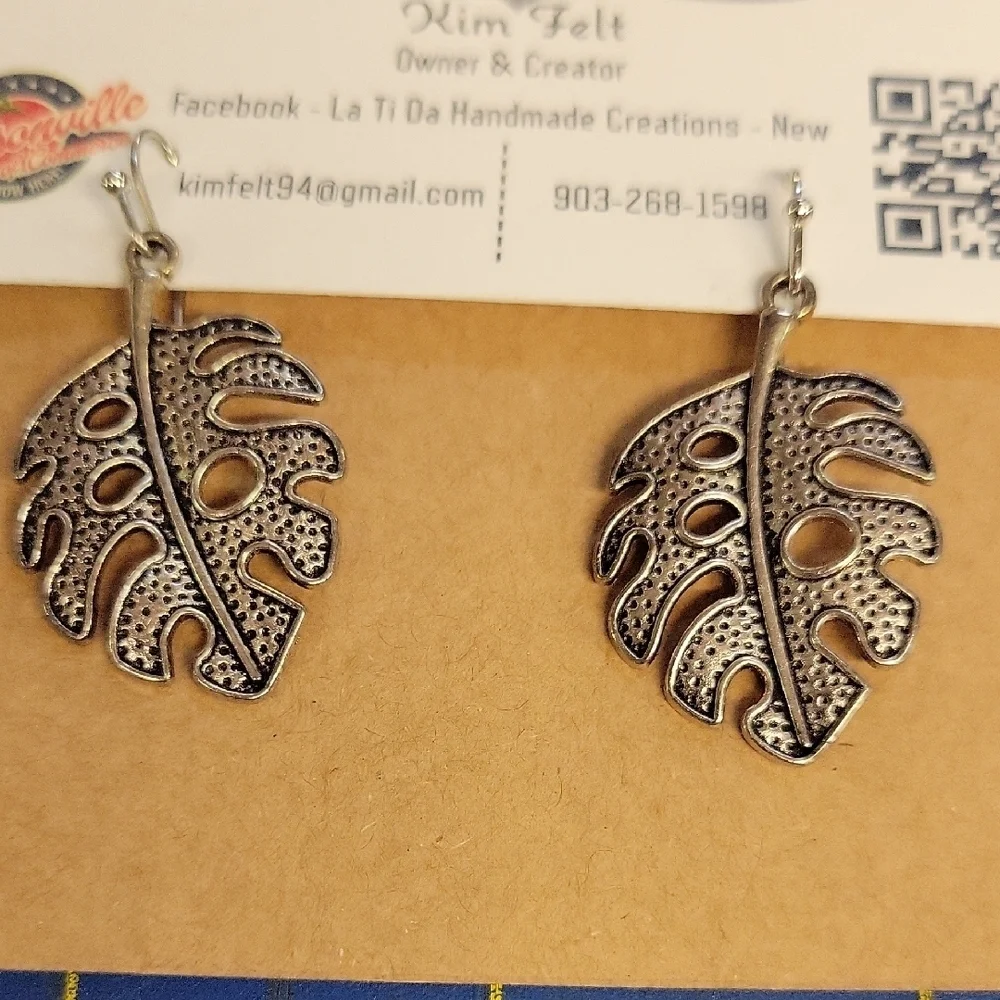 Silver Tone Leaf 1.5